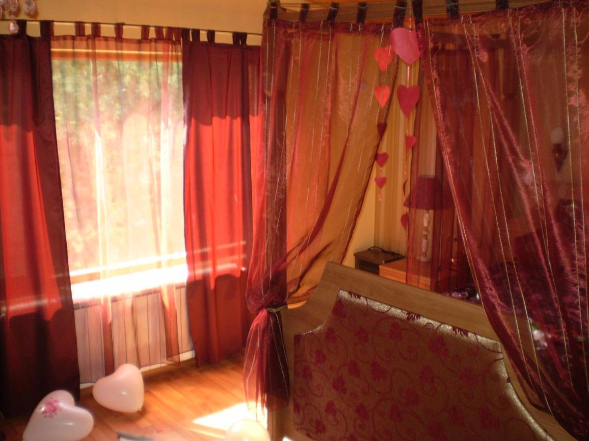 Хотел Галина Палас Srem Exterior foto