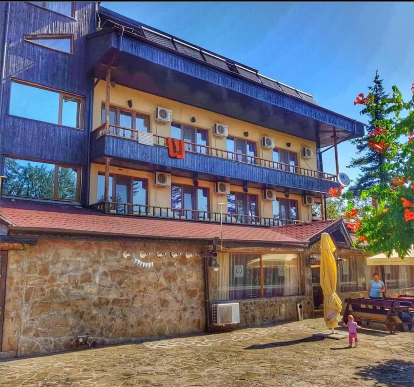 Хотел Галина Палас Srem Exterior foto