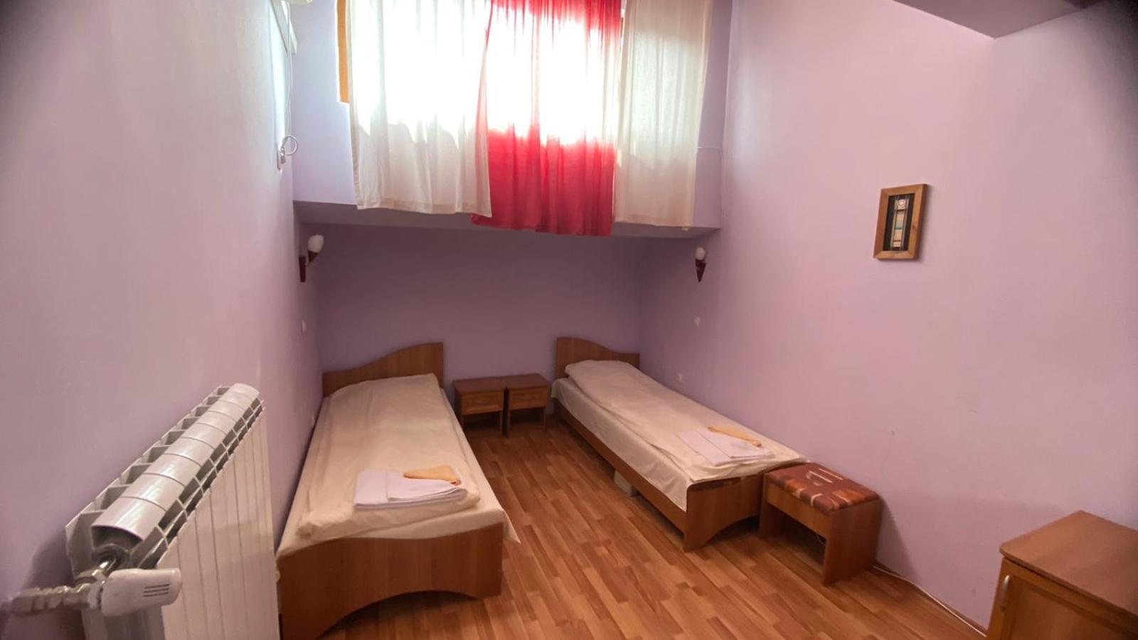 Хотел Галина Палас Srem Habitación foto